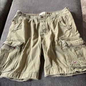 Men’s Hollister cargo shorts